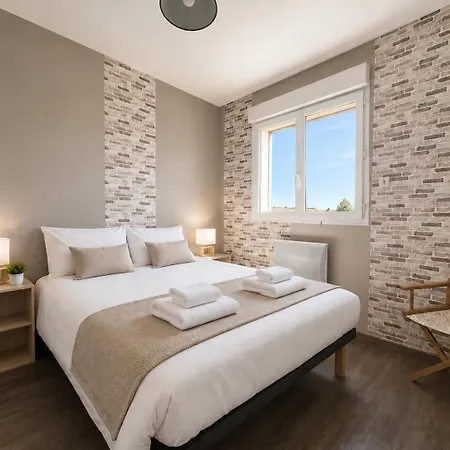 Maisonnette Avec Terrasse Pour 4 Personnes 펜션 *